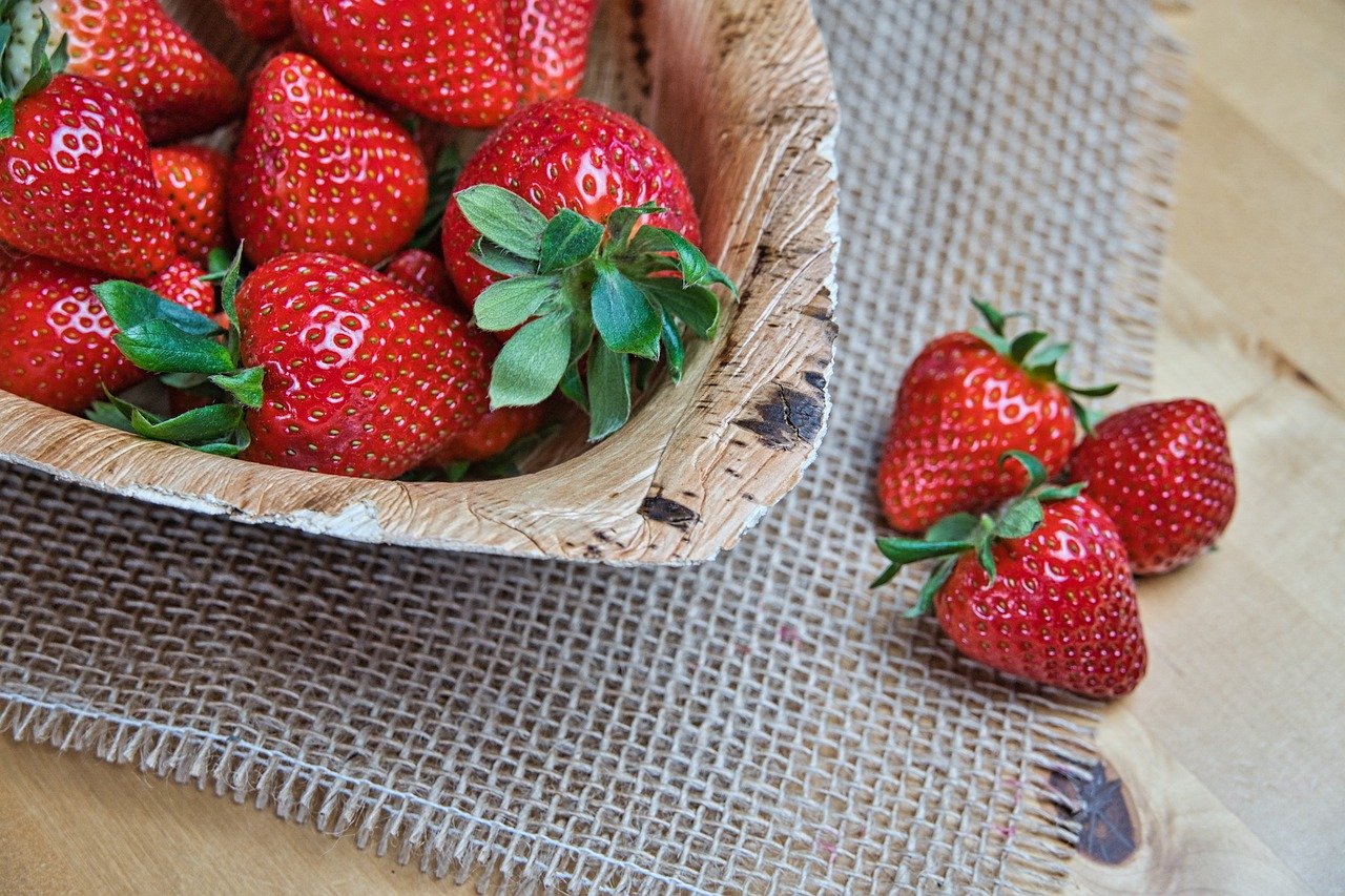 strawberries, vitamins, fruit